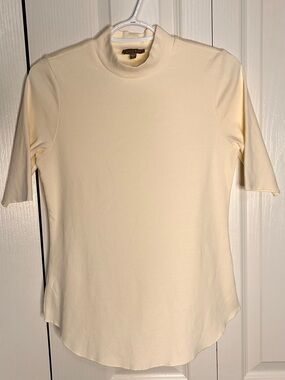 Lilla P Women’s Medium Cream Short Sleeve Mock Neck Cotton Shirt Top‎ Minimalist